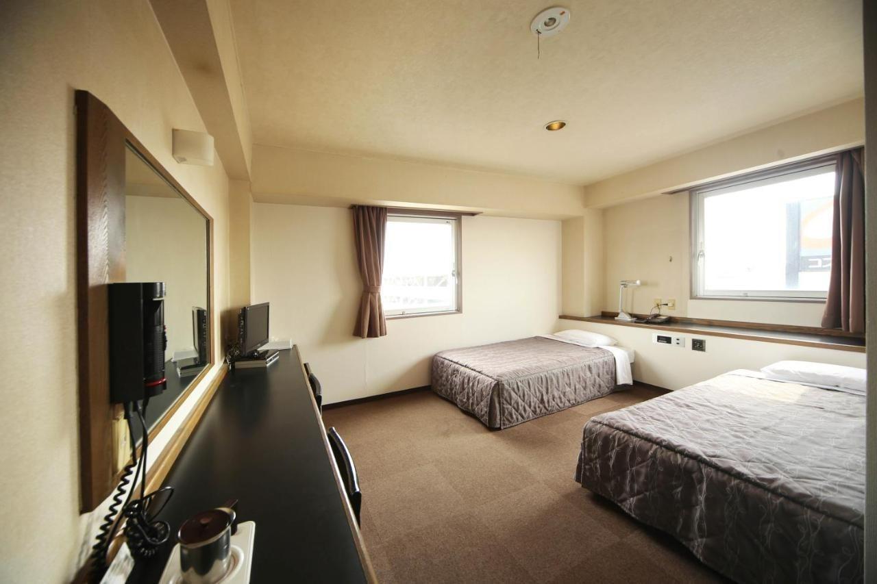 Isesaki Harvest Hotel Bagian luar foto